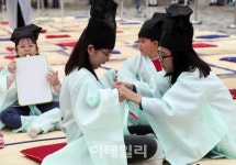 [포토]도전! 어린이 도포 골든벨, 친구야 내가 도와줄게