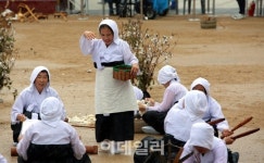 [포토] ‘내평리 길쌈놀이’,  한국민속예술축제 국무총리상