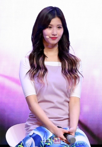 [포토]트와이스 사나, '사랑스런 미모'