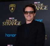 [포토] `닥터 스트레인지`, 시사회장 찾은 아이언맨 로다주