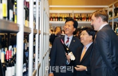 전 세계 최고급 와인, 대전에서 직접 보고 마셔요