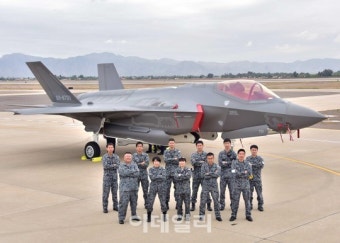 日 항공자위대 첫 F-35A 전투기 美 공군기지 도착