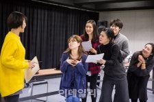 희곡 낭독으로 만나는 10대 소녀 우정과 심리
