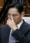[포토]안경 고쳐쓰는 이재용 부회장