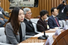 [포토]질문에 답하는 신보라 전 대통령경호실 의무실 간호장교!