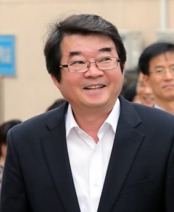 안도현 시인, 朴 대통령 관련 공직선거법 위반 '무죄 확정'