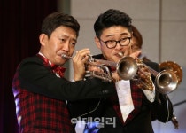 [포토]신나는 퍼니밴드의 축하공연