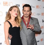 美배우 조니 뎁, 23살 연하 허드에 82억 주고 