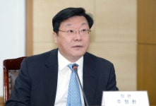 주형환 산업장관 “1월 수출 10% 이상 늘었지만…연간 목표 수정 일러”