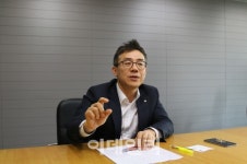 [마켓을 말한다]⑪김영기 韓주식은 안전자산…투자매력 있다