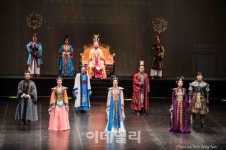 할아버지·할머니와 함께 뮤지컬을…별의 여인-선덕