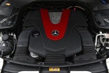 [포토] 367마력의 강력한 힘을 내는 2016 메르세데스-벤츠 C 450 AMG 4Matic의 V6 바이터보 엔진