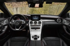 [포토] 여유와 역동성을 품은 2016 메르세데스-벤츠 C 450 AMG 4Matic의 실내 공간