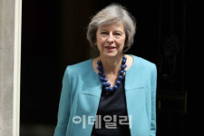 英기업·일자리를 지켜라…총력전 펼치는 메이 총리