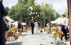 [포토] 실속·맞춤형‘공원에서의 작은 결혼식’