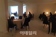 집 사느니 차 사고 저축 대신 명품 구입…폼생폼사 N포세대