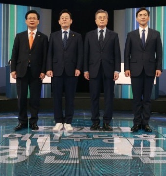 문재인, 경제·민생 선택..안희정, 소통·통합 선택
