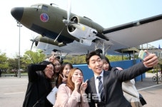 [포토]'김구 선생 증손자와 함께'
