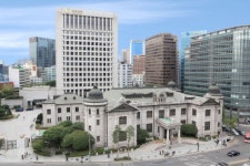 구내식당도 혼밥 시대?…한국은행 1인용 탁자 검토