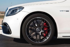 [포토] 강렬한 드라이빙 퍼포먼스를 암시하는 2018 메르세데스-벤츠 S 63 AMG 4Matic+