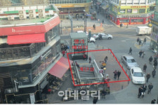 종로3가역 2-1번 출구 땅이 법원경매로 나와.. 무슨 사연이?