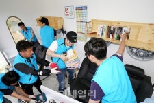 현대차 고객동호회, 횡성 버스정류장에 간이도서관 설치