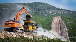 누적 생산기계만 38만대…두산인프라코어 100년 기업 만든다