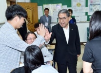 이재정 경기교육감, 토론은 민주주의 꽃