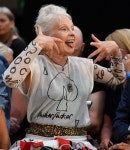 [포토] 디자이너 비비안 웨스트우드 `최대한 밝게!`