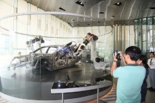 [포토] [현대 모터스튜디오 고양] 차체 용접 시연 중인 로봇팔