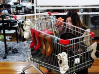 브레히트作 억척어멈과 그의 자식들 다큐멘터리 연극으로 만난다