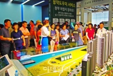 대우건설, 밀양강 푸르지오 모델하우스 폭염에도 북적북적