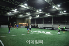덕心자극한 수원AK타운점…동호회 성지로 자리잡아