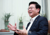 [원내대표 정기국회 출사표]한국당 정우택 文정부 포퓰리즘, 낱낱이 파헤칠것