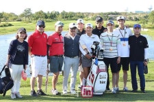 [포토] 고진영 용품 지원해주는 브리지스톤골프 임직원과 함께