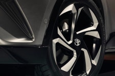 [포토] 역동성이 돋보이는 토요타 C-HR 하이-파워 컨셉의 휠