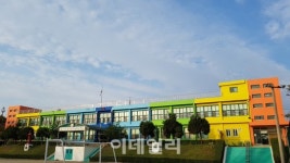 삼화페인트, 비무장지대 하나뿐인 초등학교에 평화칠하다
