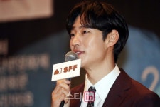 [포토]발언하는 배우 이제훈