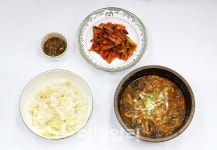 [포토] 文대통령과 노동계 대표단 만찬메뉴 추어탕과 콩나물밥