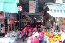 [르포]배추전 먹으며 팝페라 감상…그 맛 오묘~합니다, 영주365시장 가을축제