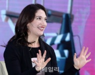 [포토]대담하는 랜디 저커버그