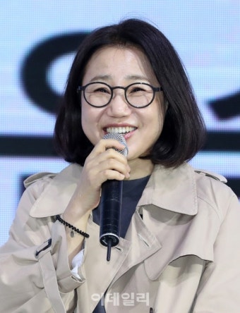 [포토]김은숙 작가, '관객 폭소 자아내는 유쾌한 입담'