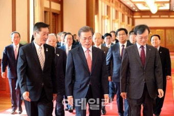 文대통령 “적폐청산해야 경제에도 활력이 찾아온다”