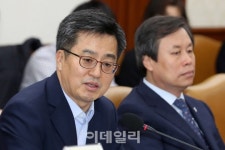 [포토]정부, 한중 관계 개선·평창올림픽 활용해 관광시장 회복 나선다