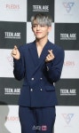 [포토]에스쿱스 예쁜 미소로 날리는 손하트
