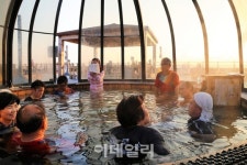 [온천열전①] 노천탕·노을·노랑고구마 환상 컬래버 ‘석모도미네랄온천’