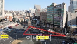 신촌 기차역 앞 3층 컨테이너 건물 ‘신촌 박스퀘어’ 건립