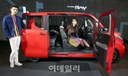 [포토]기아차 더 뉴 레이 출시…SUV 수준 짐 싣는다