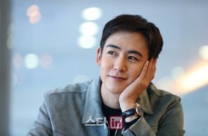 닉쿤 “韓 활동 뜸하니 은퇴한 줄 알아”(인터뷰①)