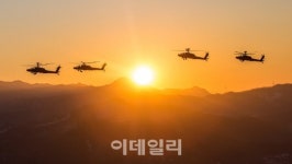 [포토]아파치 편대비행 및 사격훈련